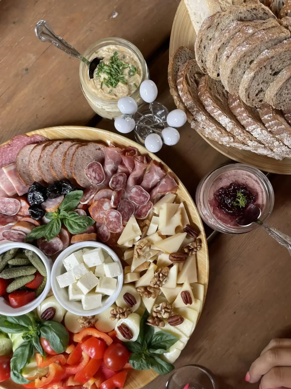 Večerní posezení ve sklípku - Wine Tours Moravia