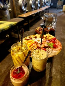 Pohodové odpoledne ve sklípku - Wine Tours Moravia