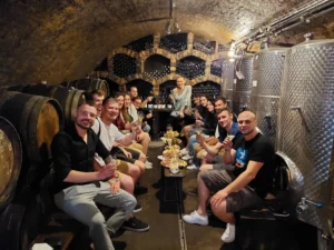 Večerní posezení ve sklípku - Wine Tours Moravia