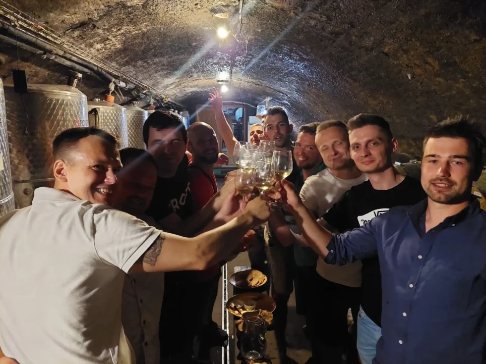Večerní posezení ve sklípku - Wine Tours Moravia