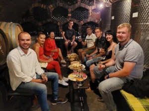 Večerní posezení ve sklípku - Wine Tours Moravia